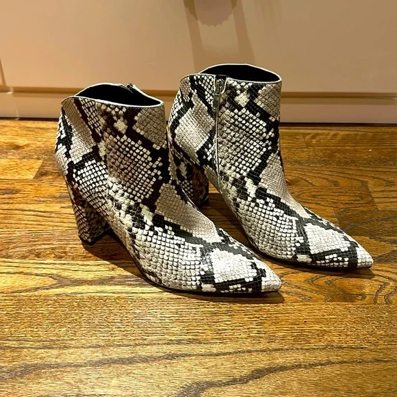 Marc Fisher Snakeskin Booties - Size 11 - Picture 1 of 3
